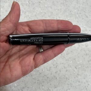 AVON Astonishing Lengths Mascara~Brown/Black A02~2007 New Old Stock~NOS